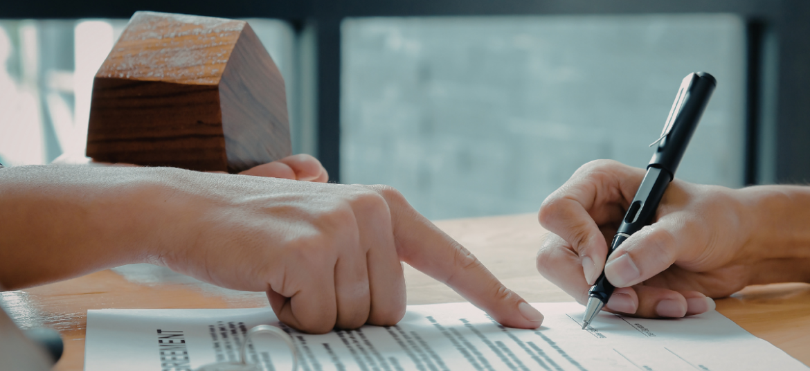 real estate attorney Florida advising home buyer